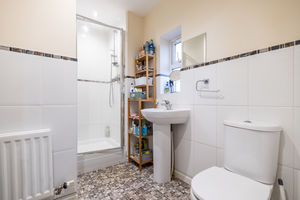 Ensuite- click for photo gallery